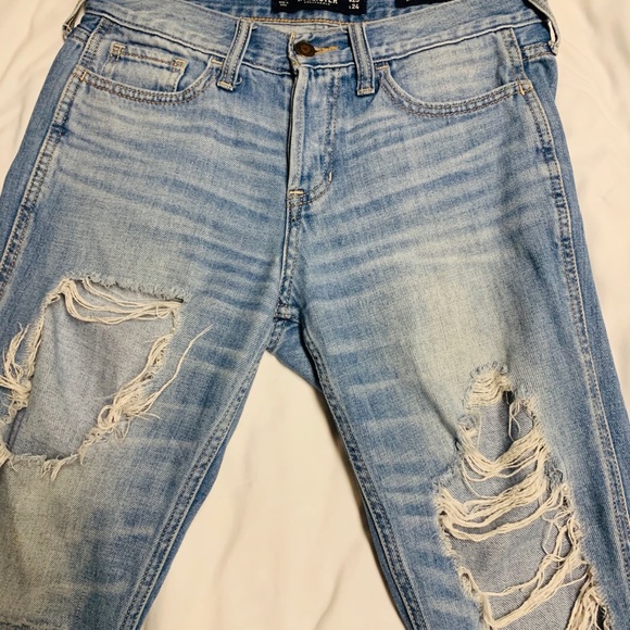 Heavily Distressed Boyfriend Jeans - Picture 3 of 4